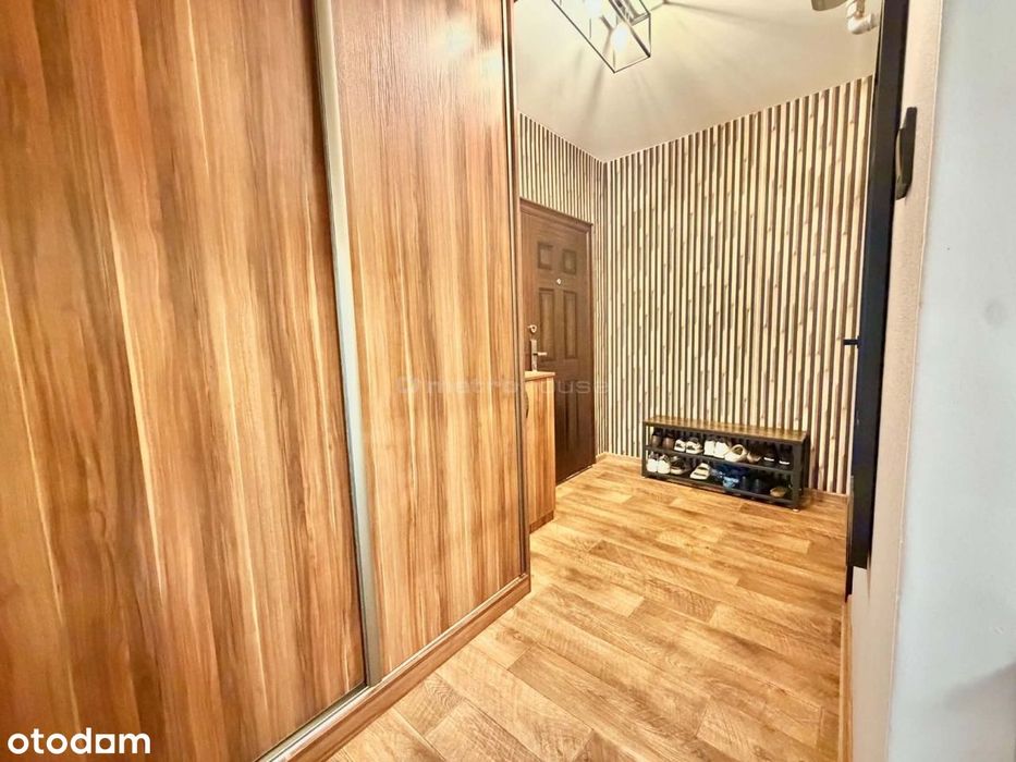 49 m²,  9. piętro  2 balkony