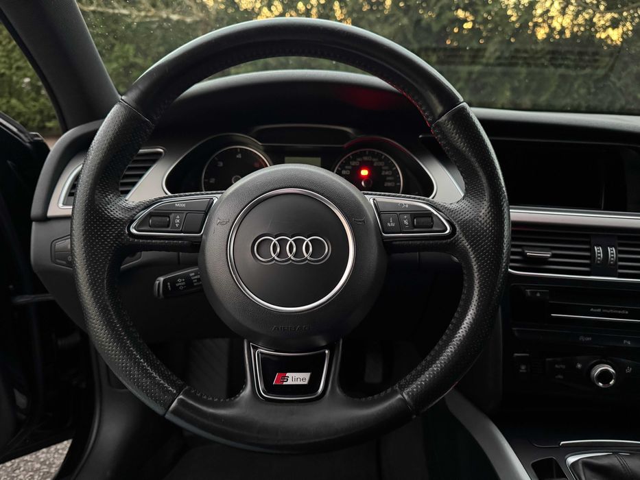 Audi A4 Avant 2.0TDI 177CV Full S-Line (Interior/Exterior)