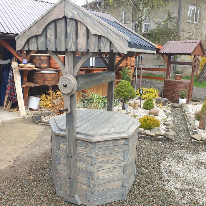 Obudowa studni drewniana