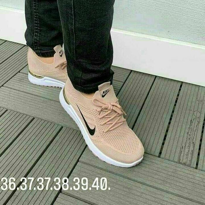 Buty damskie sportowe