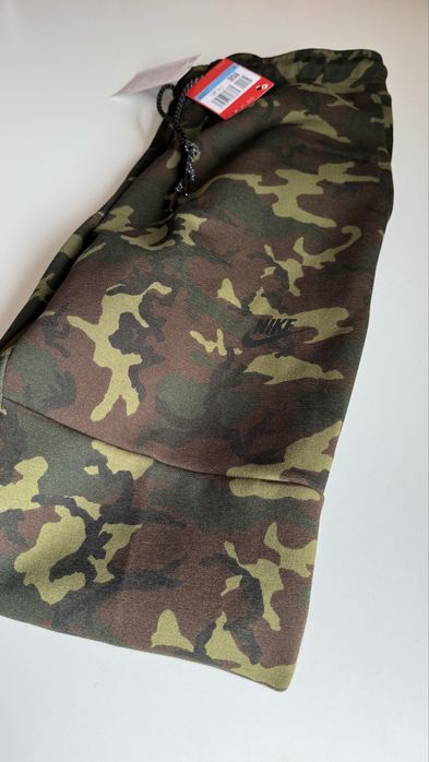 Spodnie męskie dresowe Nike Tech Fleece roz. M Moro/Cammo stary model!