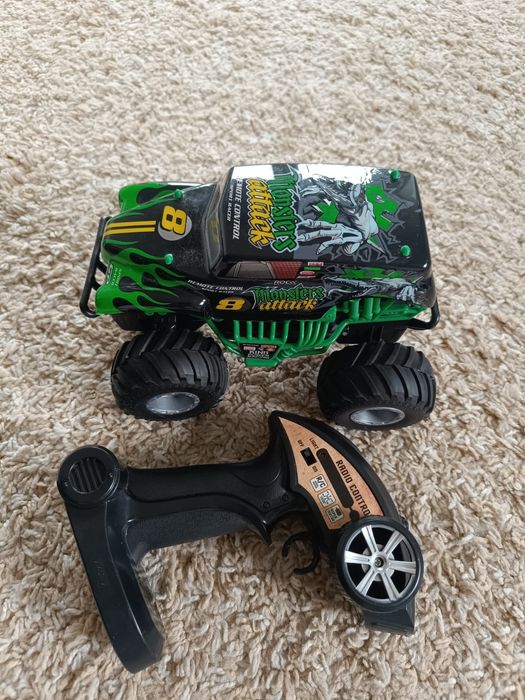 Monster Truck Telecomandado "Monster Attack"