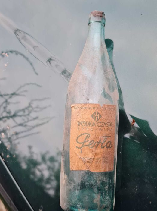 Stare butelki z czasów PRL