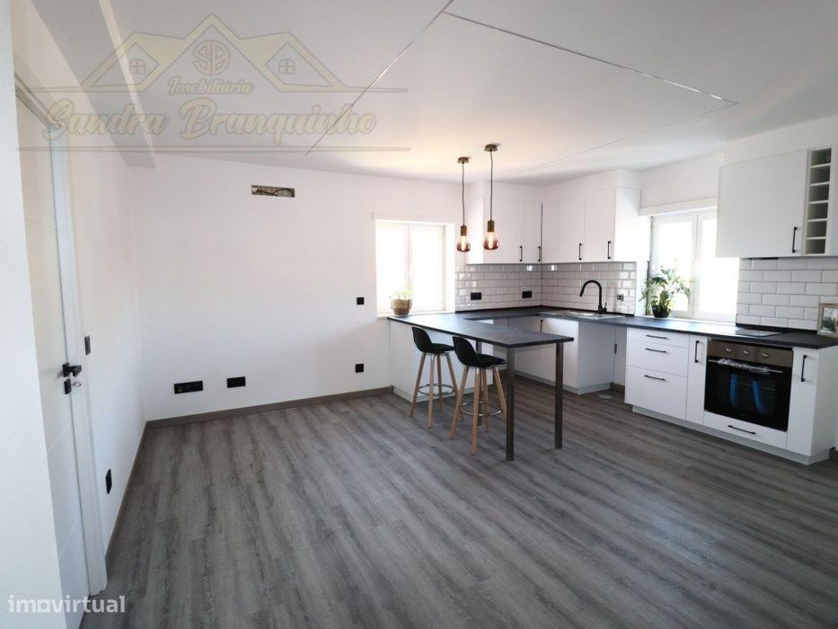 Apartamento T2+1 Totalmente Novo — Ramalhal, Lisboa