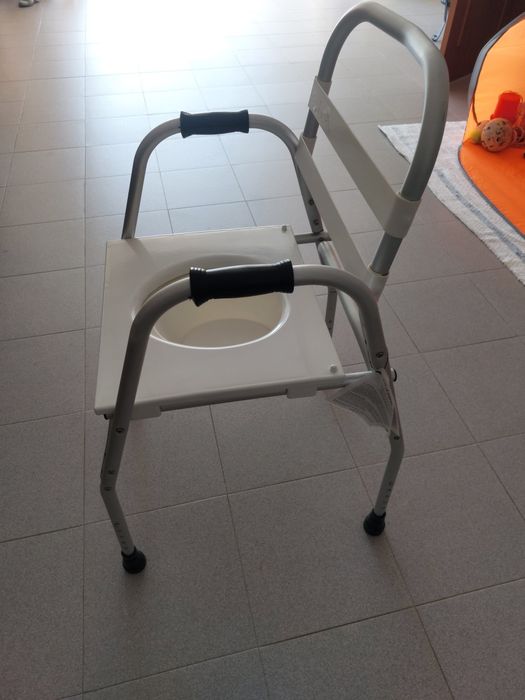 Cadeira de Higiene para Idosos