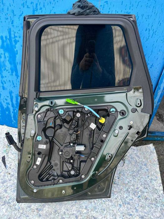 Дверь BMW X1 2025 U11 передня права задня права передня ліва задня ліва SANREMO GREEN METALLIC (C4E)