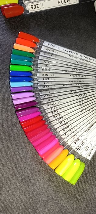 Продам 37 баз і 100 гель лаків