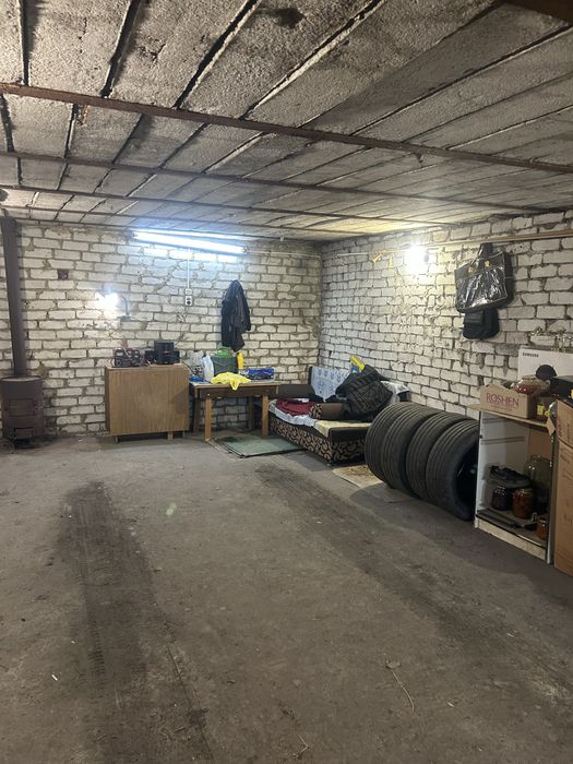 Продам  гараж в районе лицея )7/4)