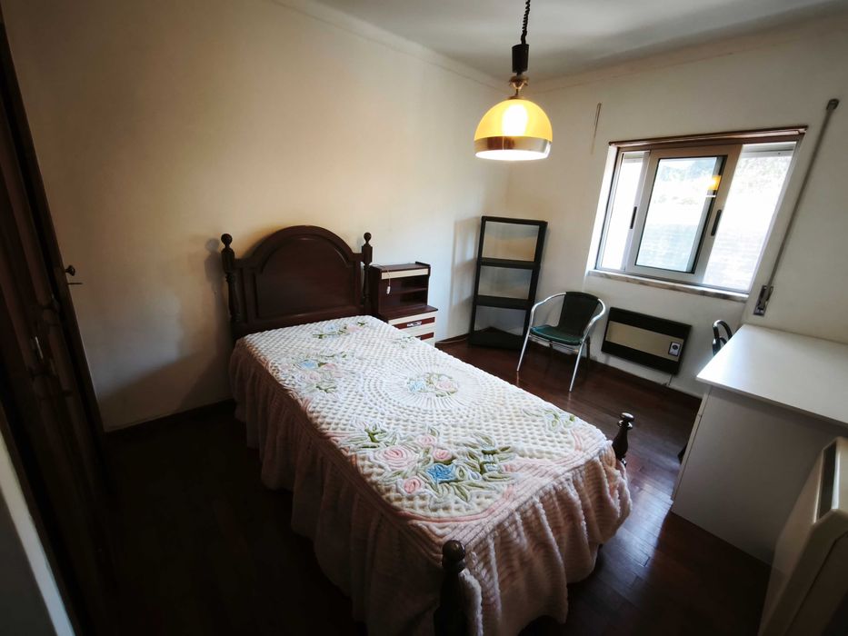 Aluga-se Quarto a Estudante em Coimbra