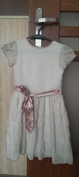 Sukienka w rozmiarze 134cm