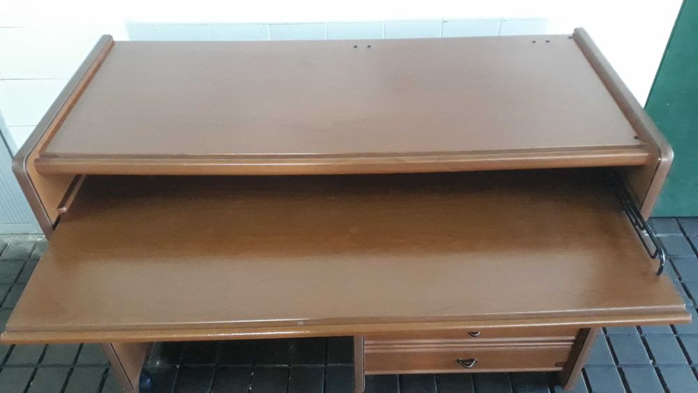 Secretária de Madeira, com muita arrumação64751451782530120