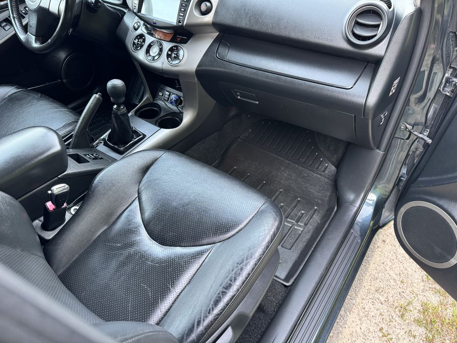 Продам власне авто toyota rav 4