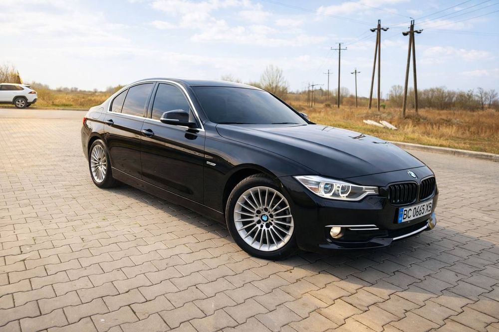 BMW 320i F30 Luxury Line