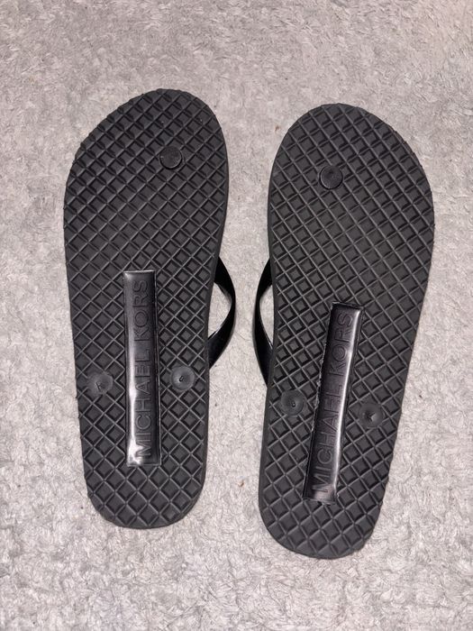 Nieużywne klapki Michael Kors
