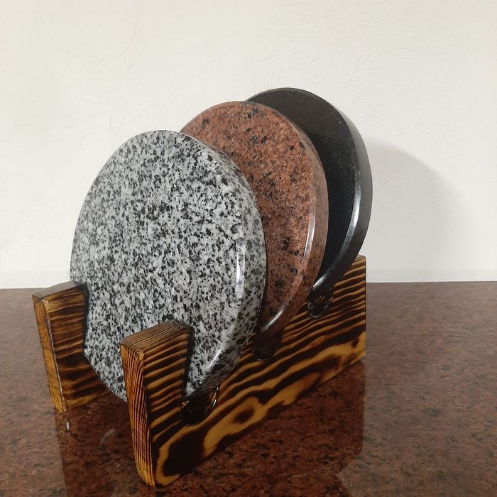 Кухонні дошки з натурального каменю.