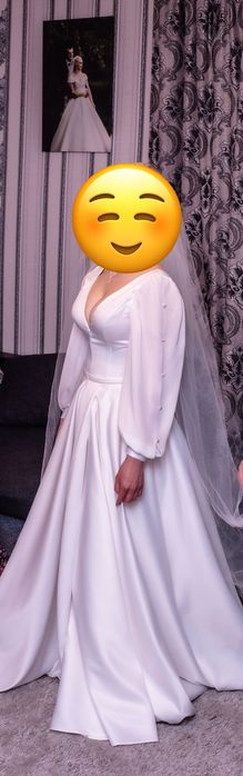 Весільне плаття ,