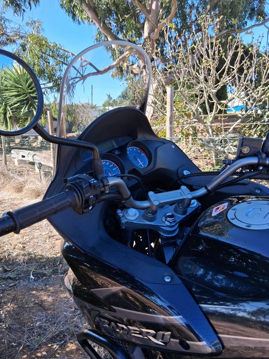 Vendo Honda Varadero 1000 cc, com ABS.  13000 km, como nova.