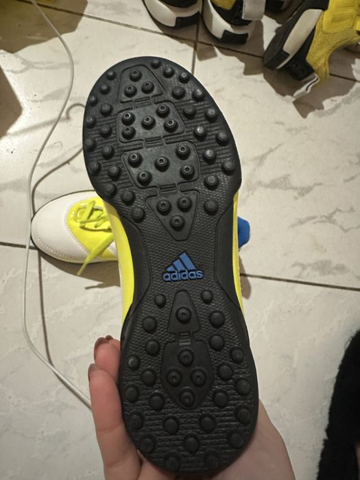 Бутси сороконожки адідас