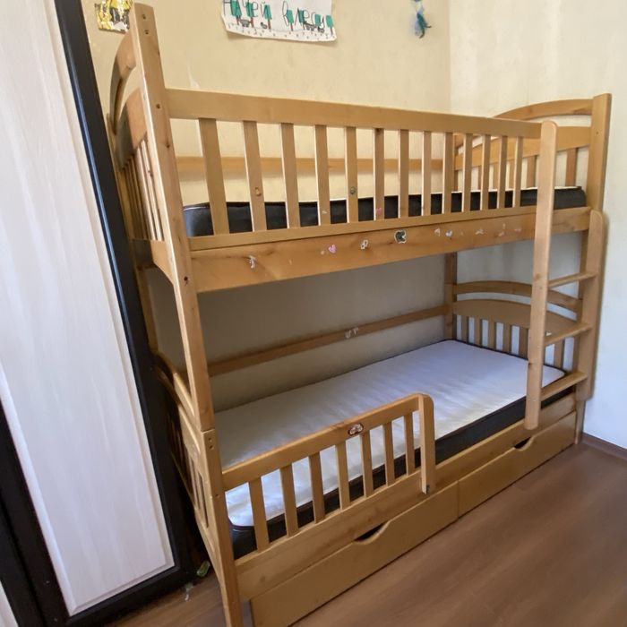 Продам двухярустную кровать