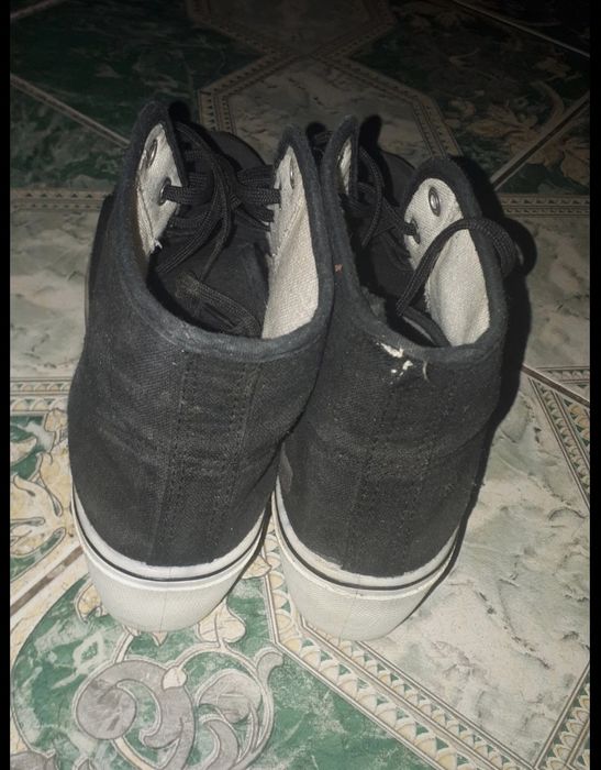 Buty trampki na lekkim koturnie