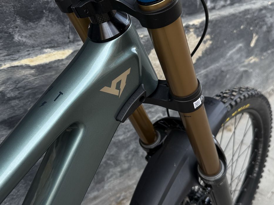 YT Tues 2024 29’ fox40 dhx sram code slv gx carbon