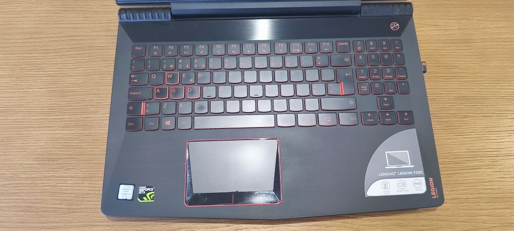 Portátil Lenovo Y520-15IKBN