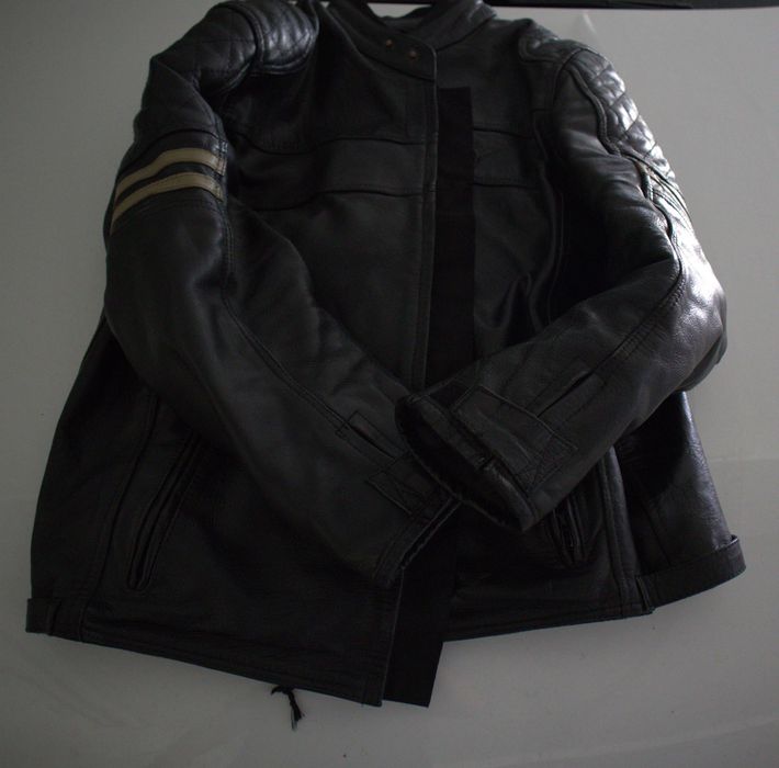 Blusão moto caprica peles