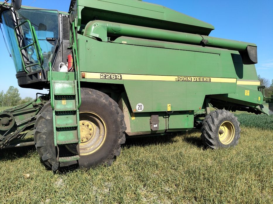 Kombajn John Deere 2264