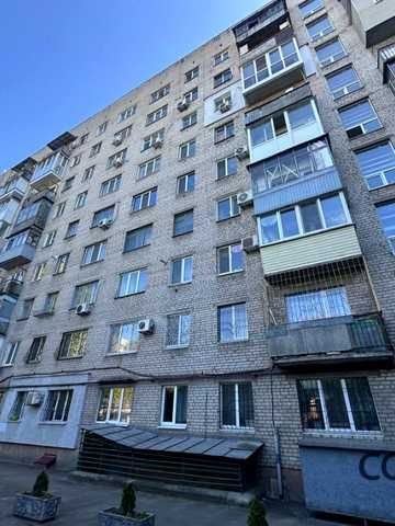 Продам квартиру Антоновича Леси Украинки парк Глобы под ваш ремонт кирпичный дом NK