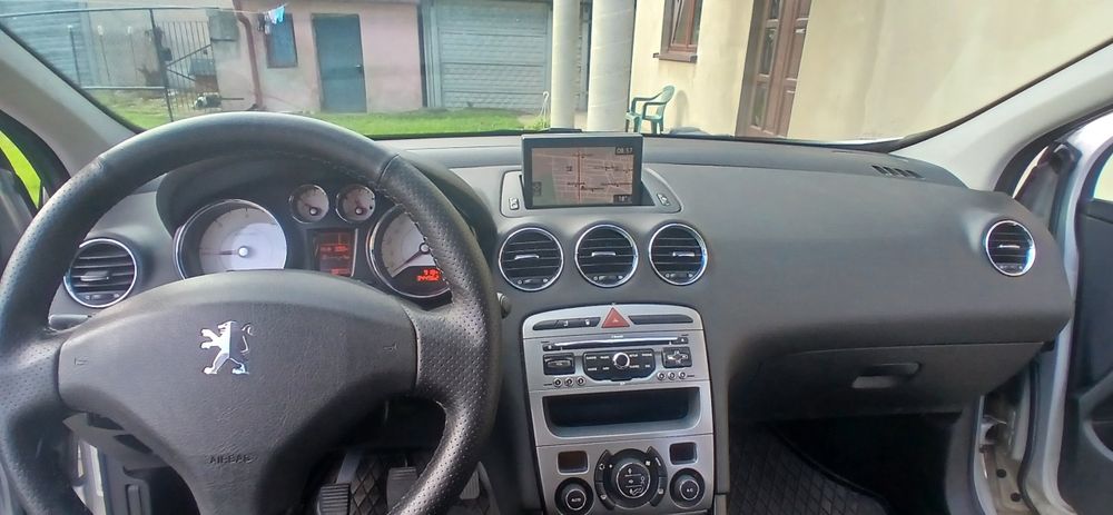 Peugeot 308 2009 rok