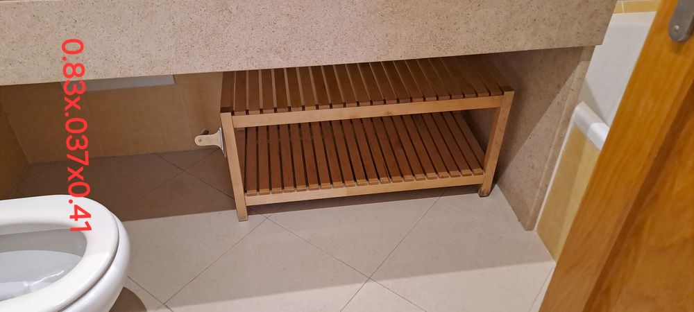 Sapateira  em muito bom estado