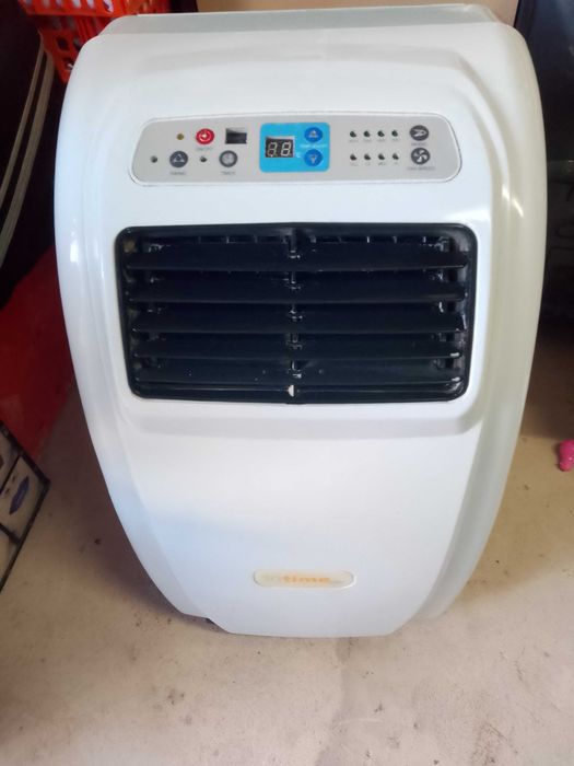 Ar condicionado portátil em ótimo Estado e a funcionar perfeitamente