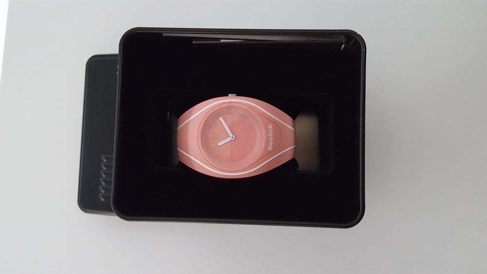 Vendo relogio de quartz de silicone Serenity Reebok novo, sem garantia