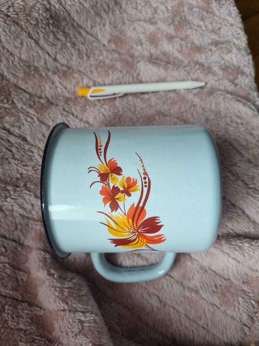 Kubek emaliowany prl