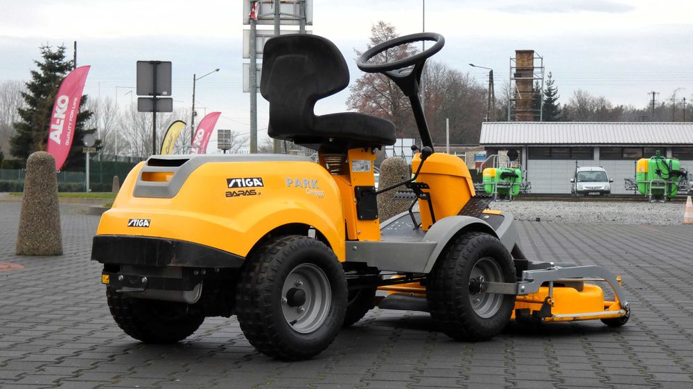 Traktorek kosiarka Stiga Park Compact HST  B&S (081202.5) - Baras