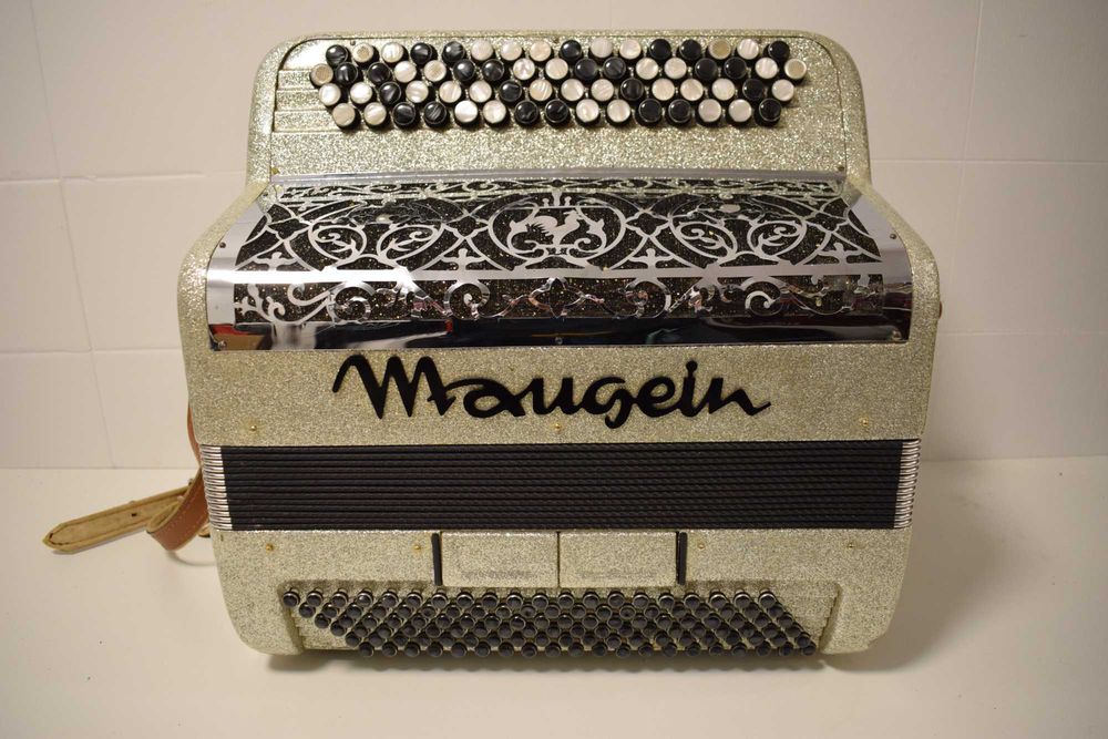 Acordeao maugein fre 3 voz estado novo, N.136