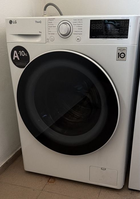 Maquina de Lavar LG Thinq 9kg 1400rpm