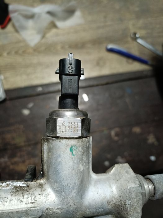 Listwa wtryskowa Opel Signum Vectra C Zafira 2.2 Direct