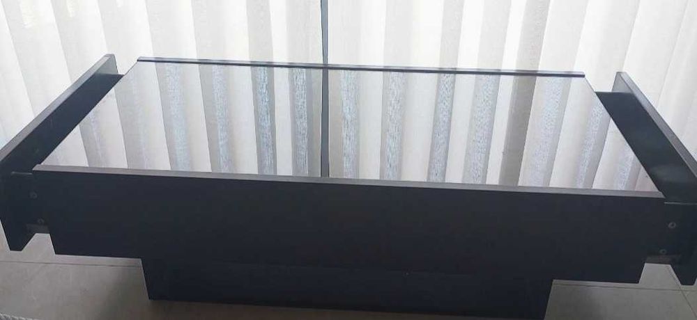 Mesa centro com vidro