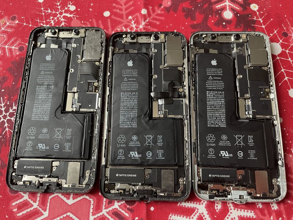 Продам iPhone SE2022 , XS, 8 заблоковані