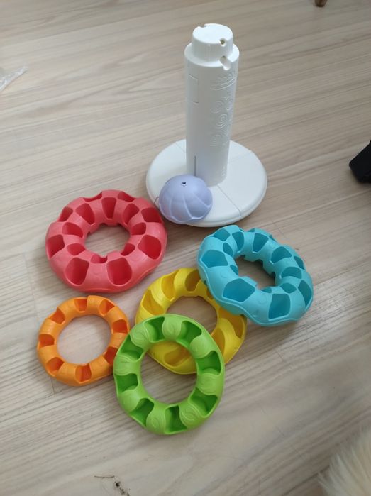 Продам іграшку пірамідку