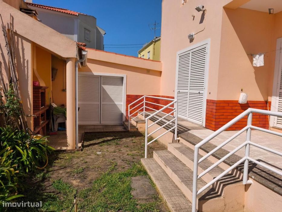 Quarto - localizado em Setubal