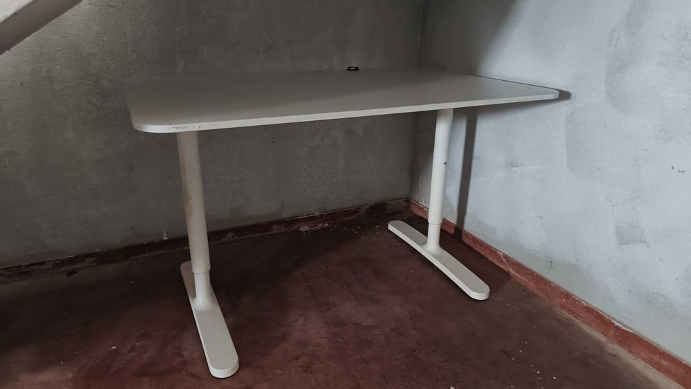 Secretárias BEKANT IKEA branco e/ou preto