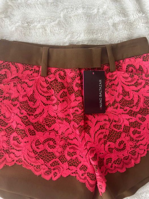 Calções de senhora com renda de NUNO BALTAZAR