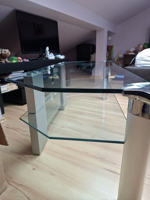 Stolik szklany pod telewizor