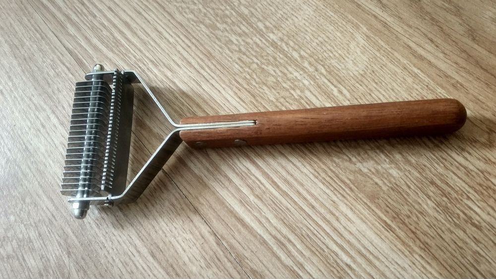 Професійний підшерстковий гребінь (рашпіль) для собак та котів