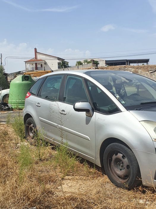 Citroen C4 Picasso 1.6 Gasóleo - Com Avaria foto 3