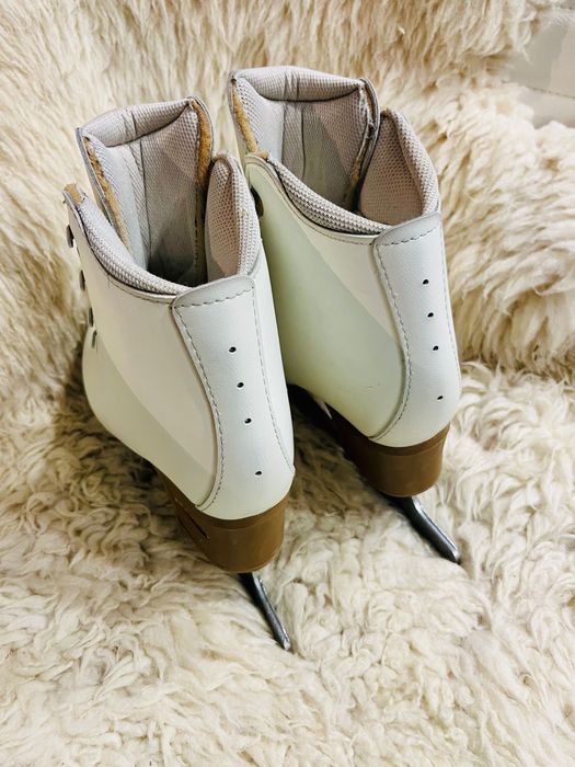 Sprzedam łyżwy dla dziewczynki