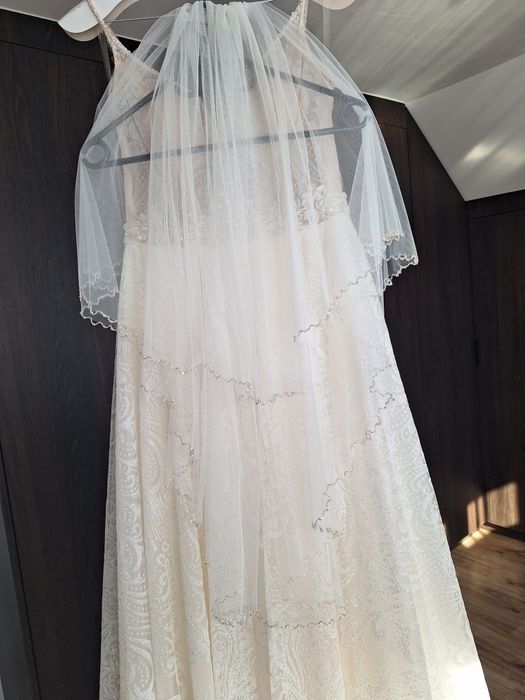 Suknia ślubna w kolorze szampańskim rozm. 36