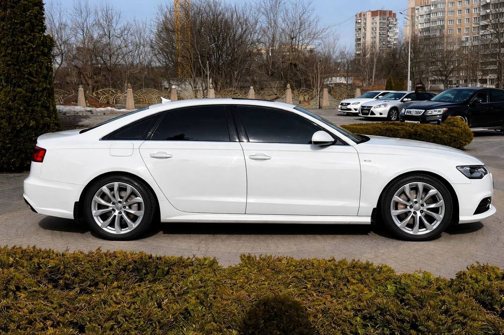 Audi a6c7 2.0tfsi S-tronic 2017 р